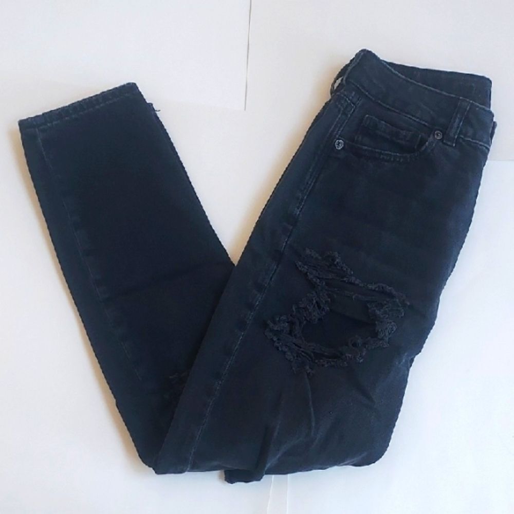 Ladies American Eagle Outfitters Black Mom Distressed High Waist Jeans Size 2